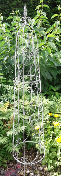 Elegant climbing plant support